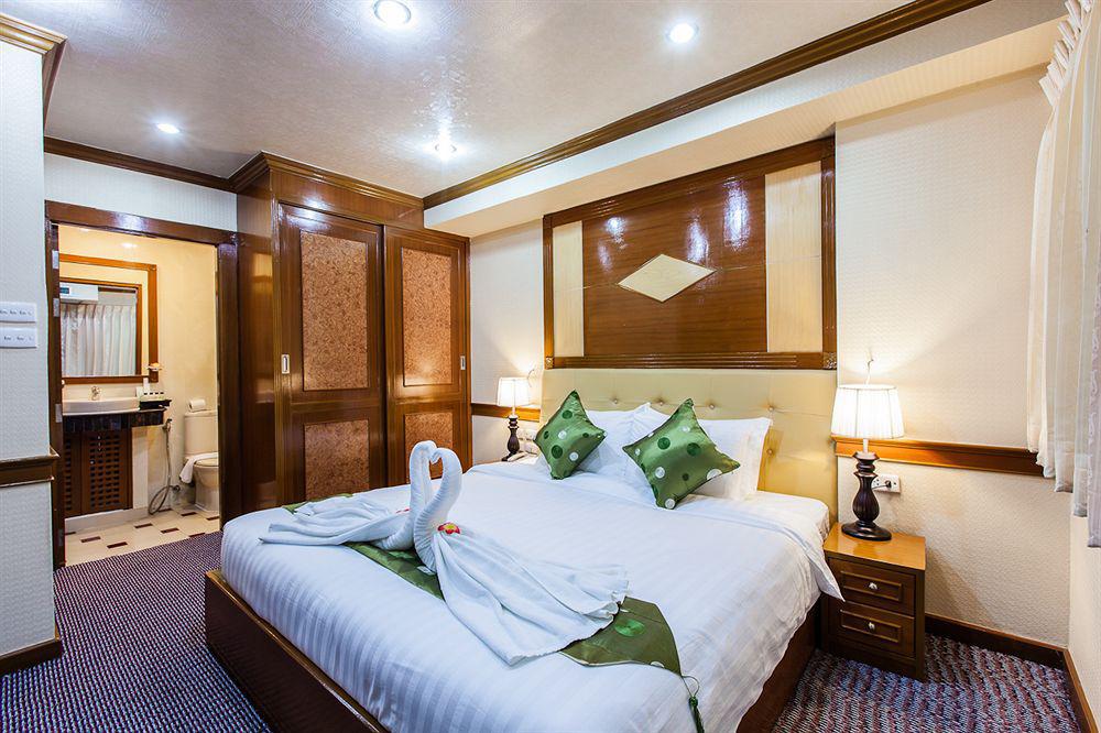 Oyo 796 Paradise Sukhumvit Hotel Bangkok Exterior photo